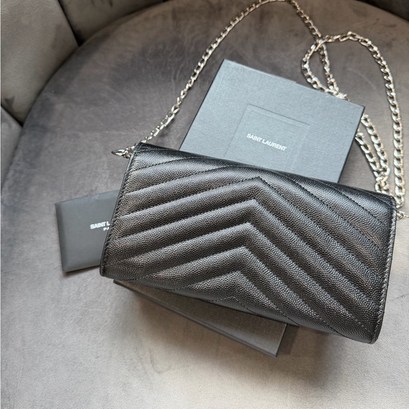 Yves Saint Laurent Cassandre envelope flap wallet on chain - Picture 5 of 16